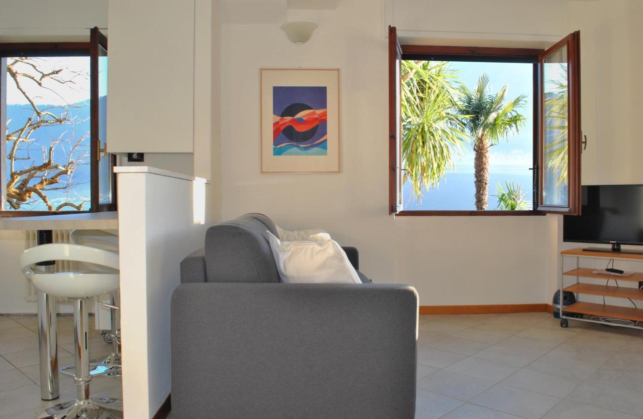 Apartment The Palm With Garden Sala Comacina Exterior photo